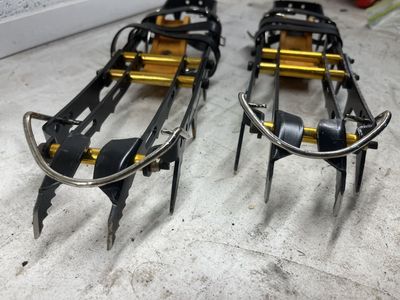 Ice Climbing Crampons - Technical Crampons - very good condition - extra parts & spikes - with carrying bag