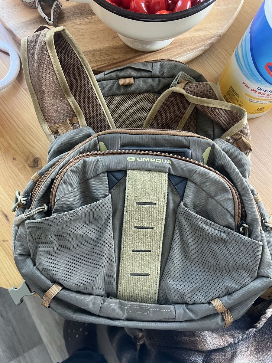 Umpqua Chest Pack w/backpack