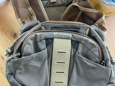 Umpqua Chest Pack w/backpack