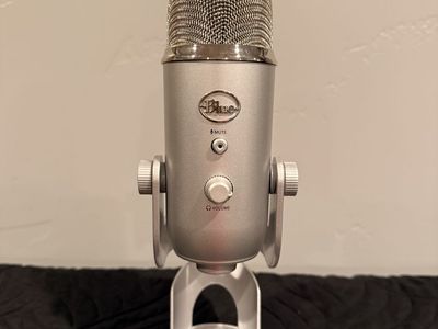 Blue Yeti USB Microphone - Silver, Excellent Condition, Podcast/Gaming/Streaming Mic