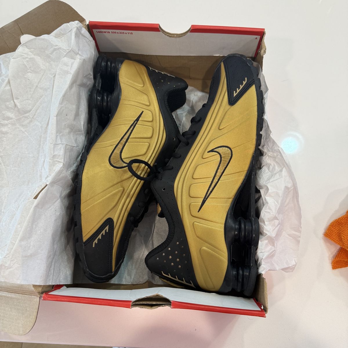 Nike Shox R4 Metallic Gold Black (2025) Men's 10.5 10 1/2 worn once!
