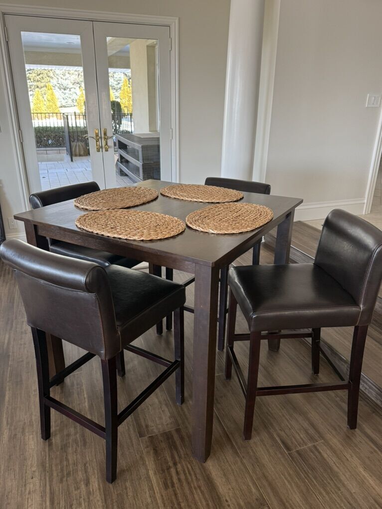 Counter Height Dinning Set