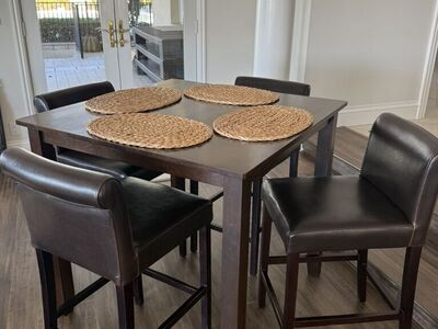 Counter Height Dinning Set