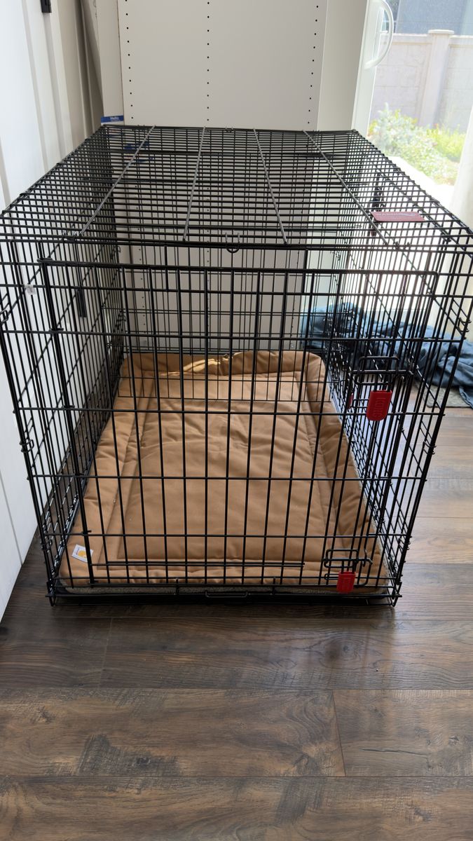 Like New KONG Brand Dog Crate with Carhartt Mat