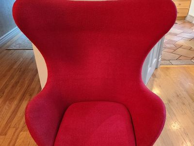 Vintage Mid-Century Modern Egg Chair — Red Boucle, Swivel & Recline, Arne Jacobsen Style
