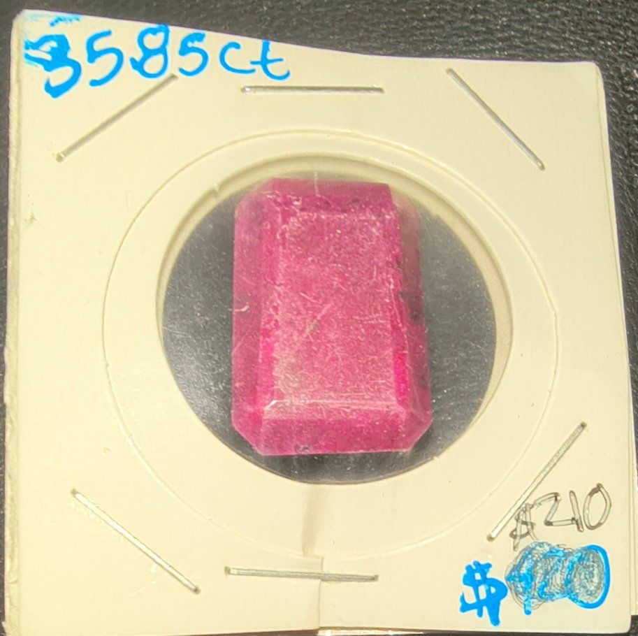 35.85 NATURAL BIXBITE BERYL