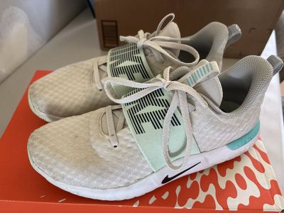 Nike Renew In-Season TR 10 Women's Training Shoes Light Bone/Mint Size 8.5