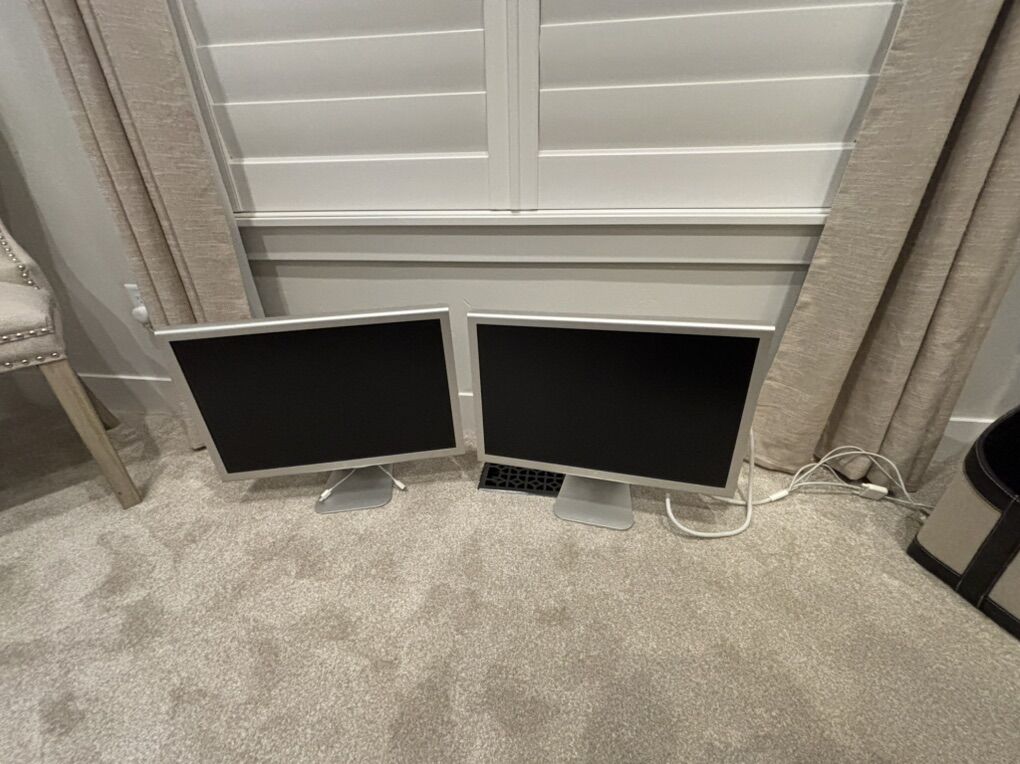 2 Apple Cinema HD Display 23 Inch Monitor (A1082)