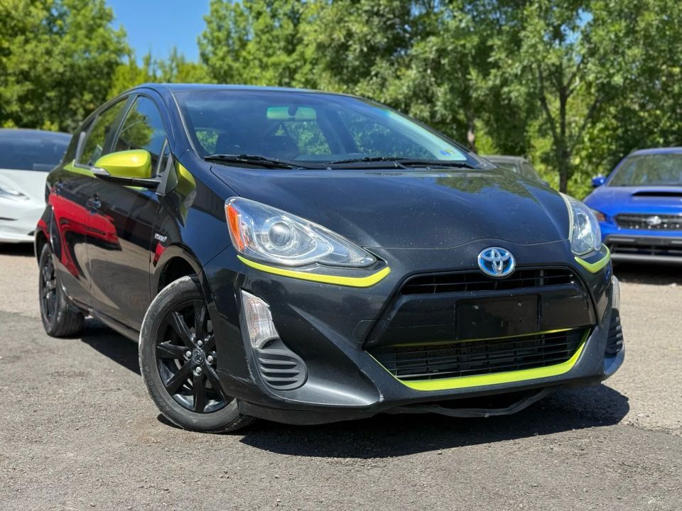 2016 TOYOTA PRIUS C Persona Special Edition