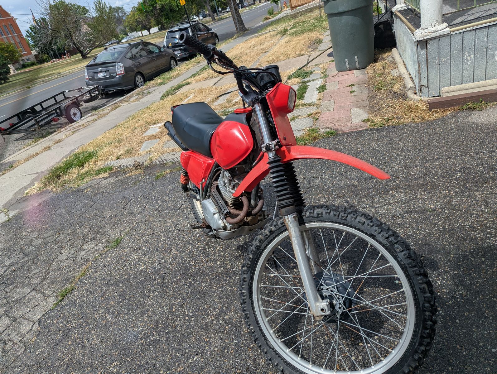 HONDA 1979 XR 250 ENDURO. It starts in a dime cold or hot days