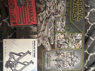 Lego Star Wars Millennium Falcon Stand and Lighting