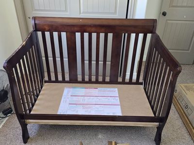 convertible crib / toddler bed
