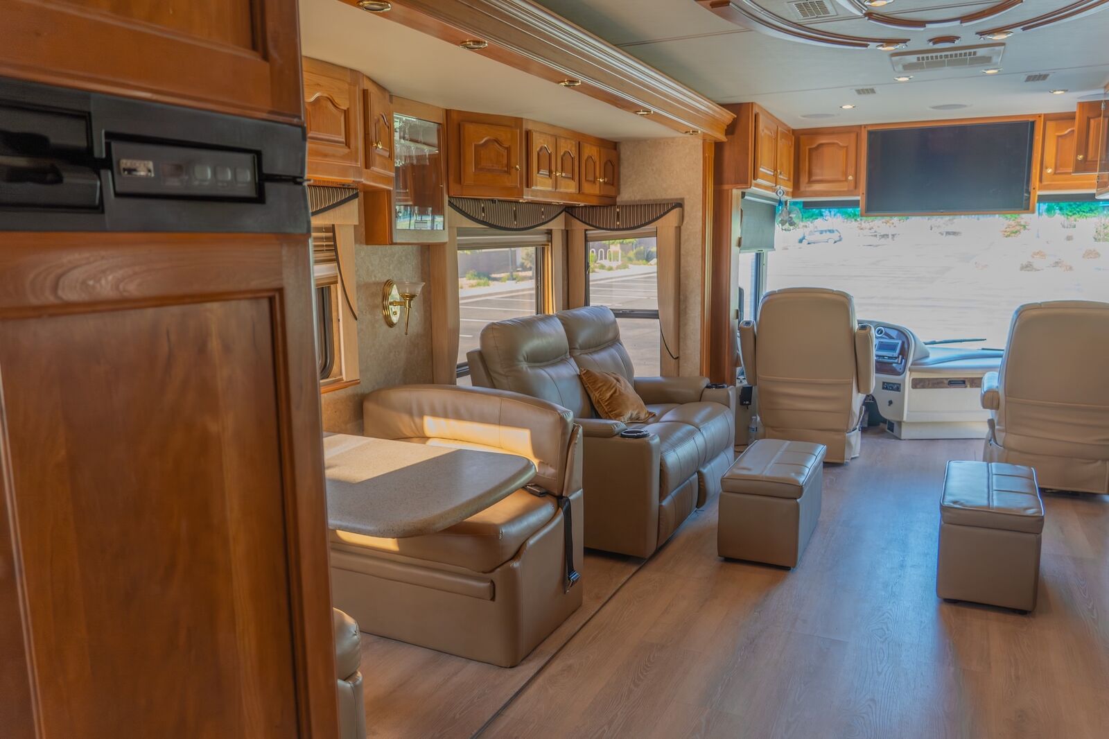 Country Coach Allure 470 - 9 Seatbelts! Inspected, Fully Inspected -Ready To Go!