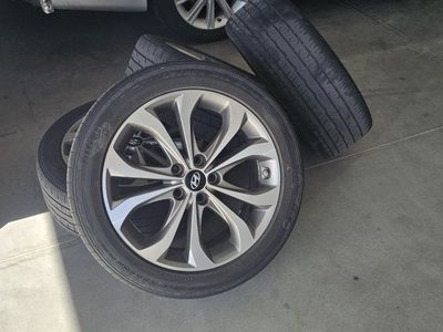 18" OEM Hyundai Alloy Wheels
