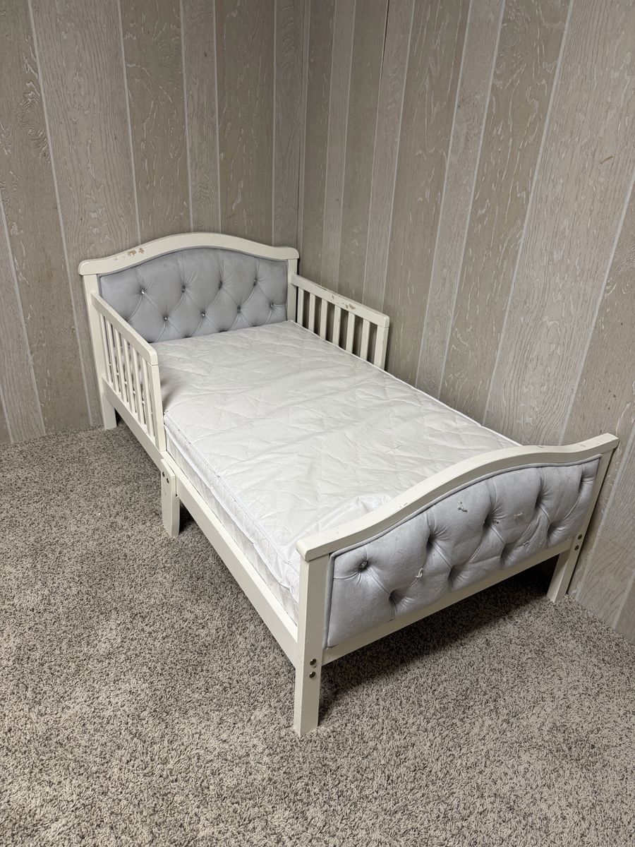 White Tufted Upholstered Toddler Bed with Mattress - Light Grey Fabric