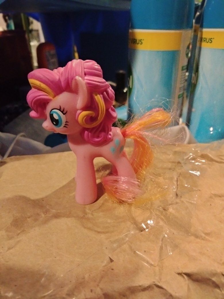 Pinkie pie figure