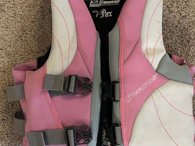 Stearns "V Flex" womens ski vest/Life Jacket