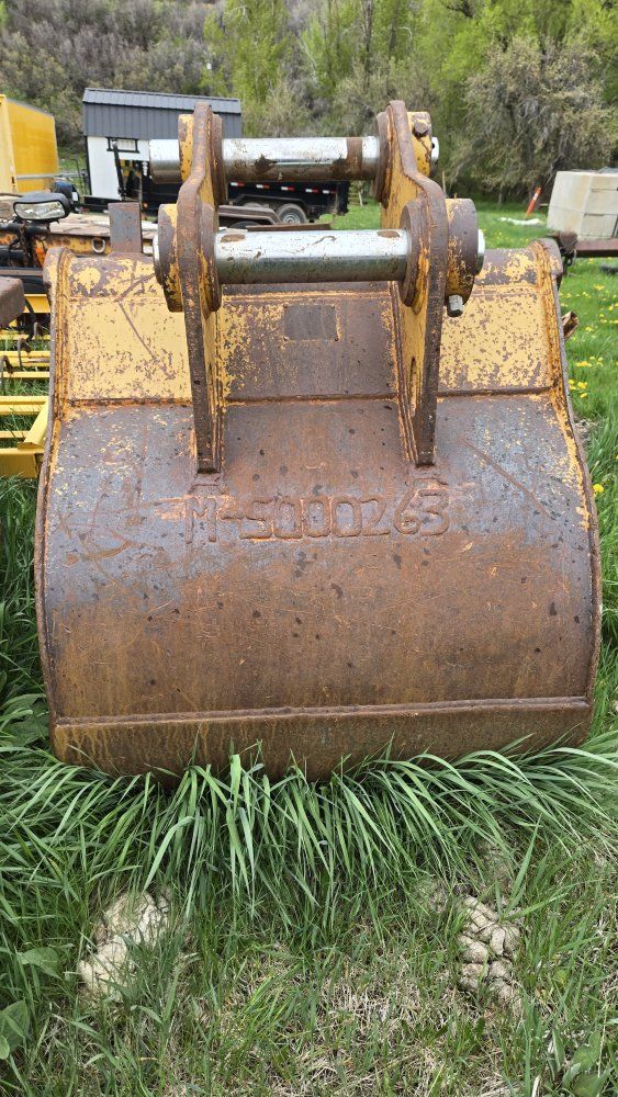 Used Excavator Bucket - Heavy-Duty Industrial Attachment, M-5000263 Model