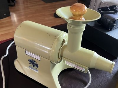 Vintage Avocado green Champion juicer