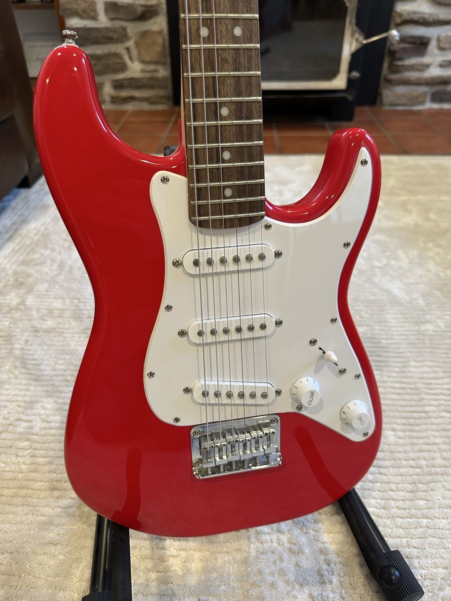 Squier Mini Strat Electric Guitar - Red, 3/4 Size