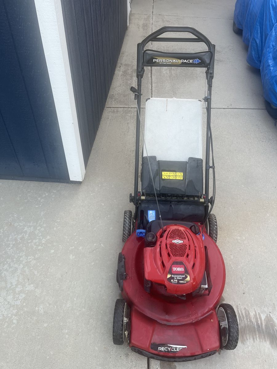2009 Toro 22” Recycler Self-Propelled Lawn Mower (Model 20332)
