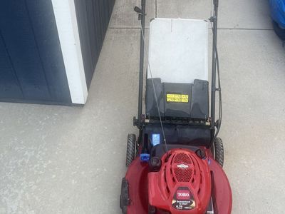 2009 Toro 22” Recycler Self-Propelled Lawn Mower (Model 20332)