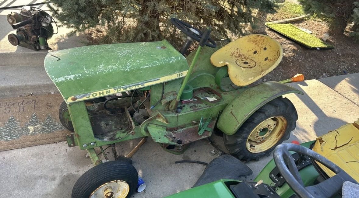 1964 John Deere 110 Round Fender