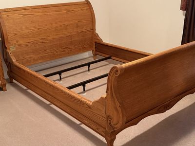 Solid Oak Versailles Limited Edition Queen Bedroom Set – Excellent Condition