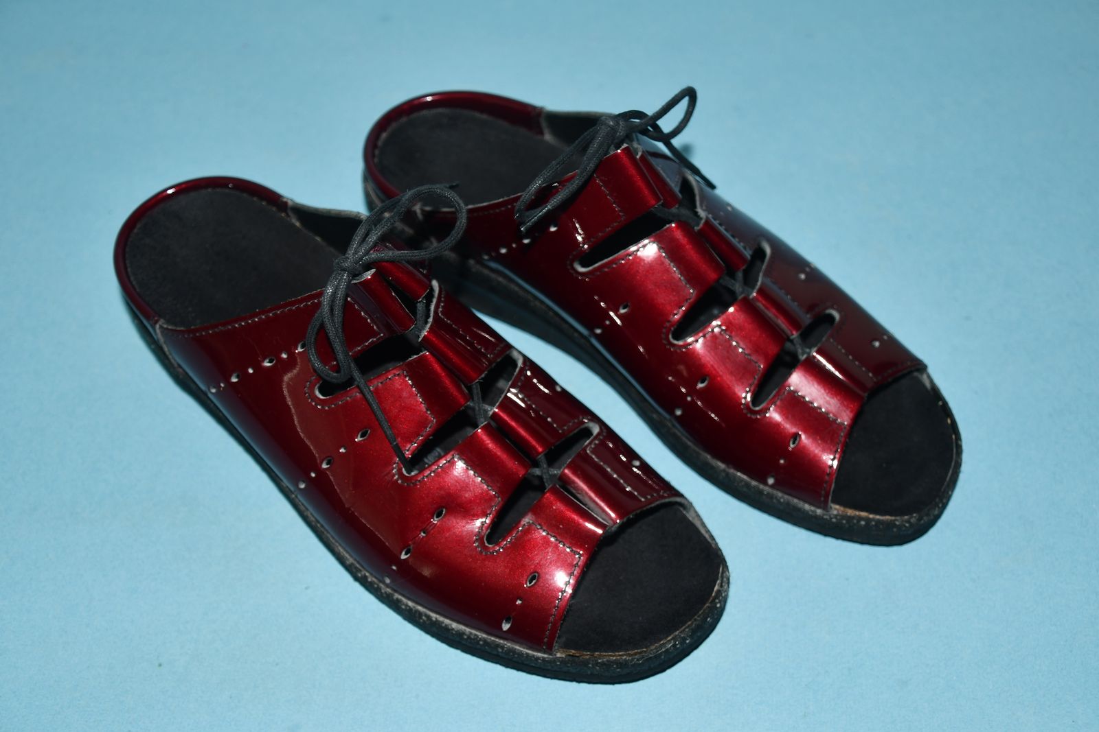 WOMEN'S BIRKENSTOCK LACE UP PATENT LEATHER SANDALS ~ SIZE 39 (8-8.5) ~ DEEP RED ~ HEEL HEIGHT 2"