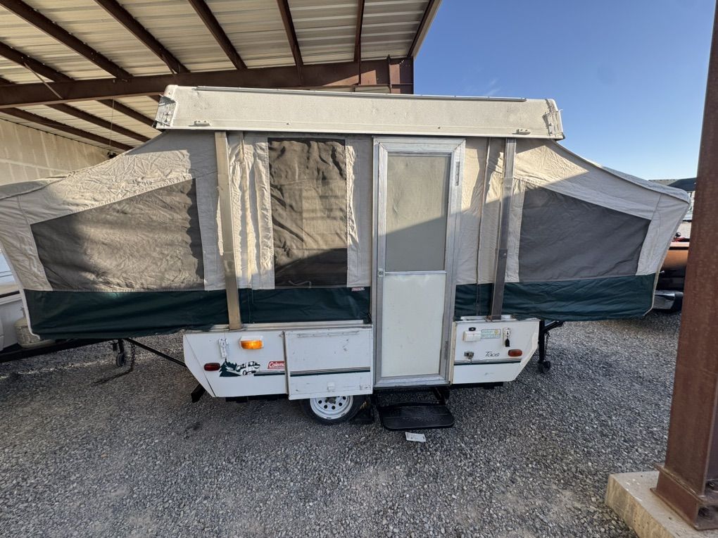 Coleman Taos Only 995 Pounds Sleeps 6