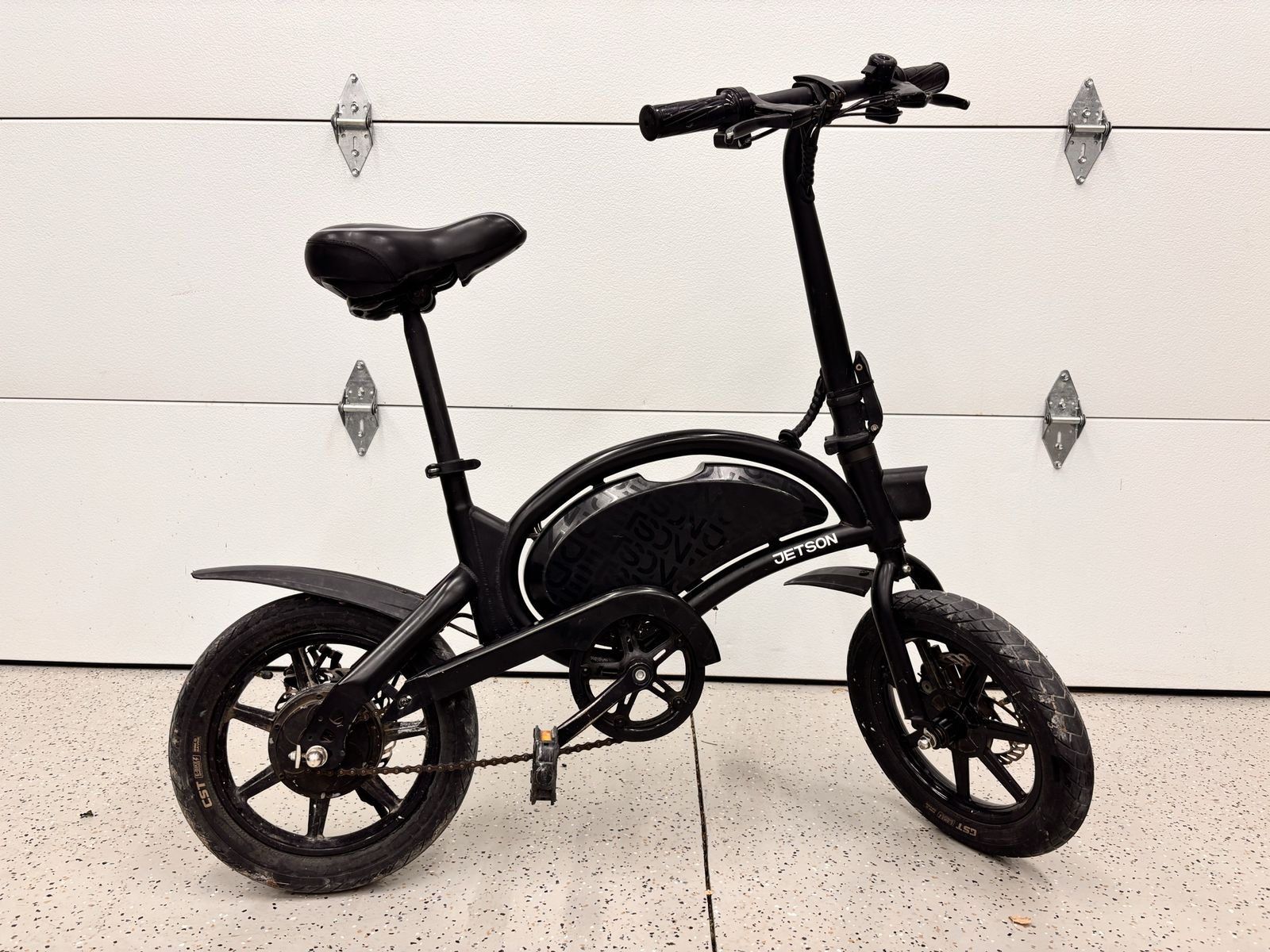 Jetson Electric Bike / E-Bike with Pedals + Extra Brake Pads
