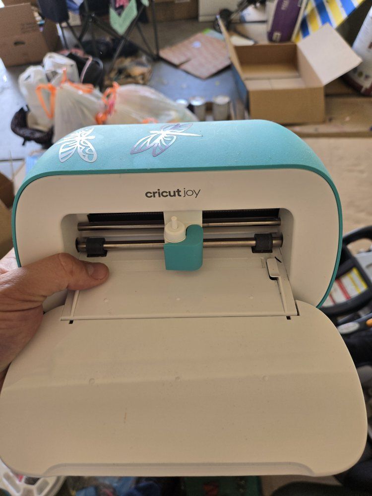 Cricut Joy Smart Cutting Machine with 40+ Sheets Recollections Paper Pads & Accessories