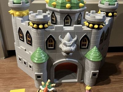 Nintendo Super Mario Deluxe Bowser's Castle Playset with Figures