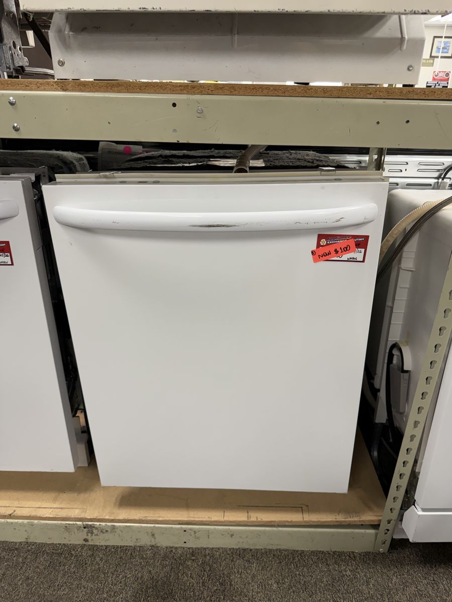 GE White Built-In Dishwasher - Used