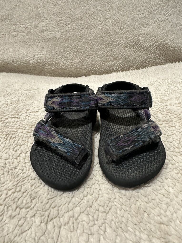 Rugged Outback Toddler Size 5 Teva Style Sandals