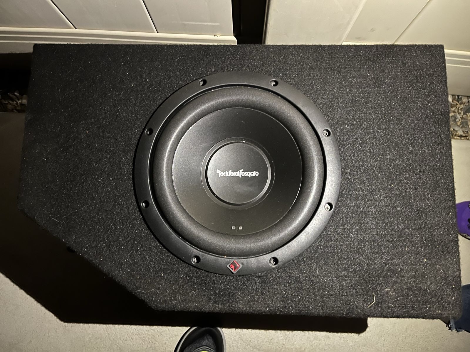 Rockford Fosgate Prime R2 Subwoofers in Boxes with Boss Audio Elite BE1500.1 Amp