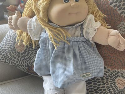 1982 vintage adorable cabbage patch doll
