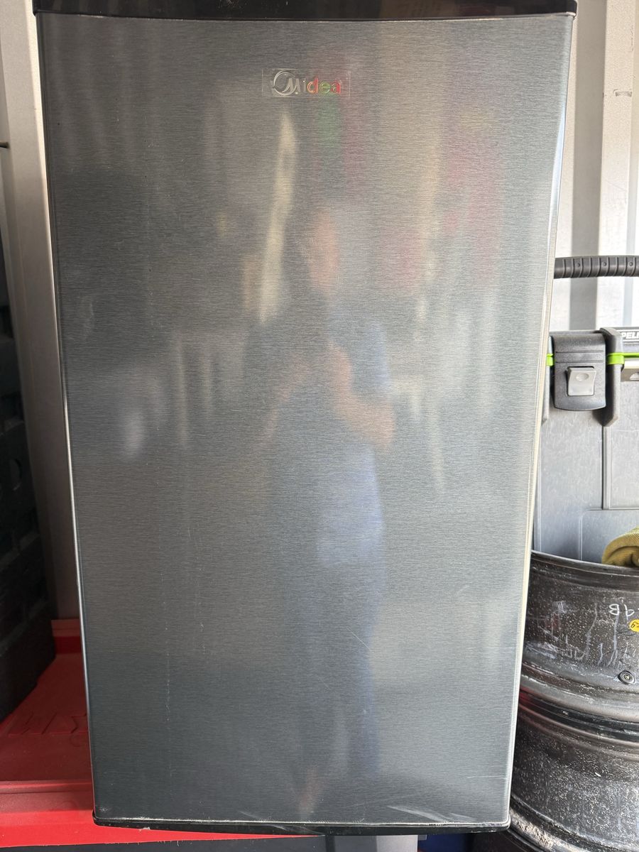 Mini fridge
