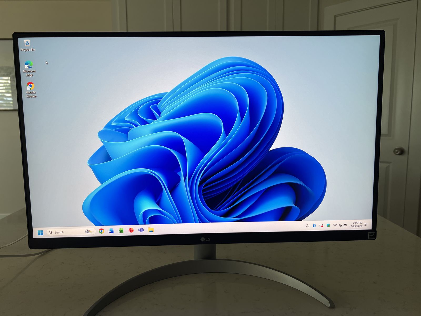 Like New LG 27UP600-W 27" 4k Monitor
