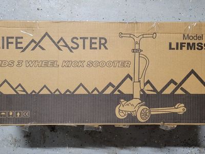NIB -Pink, light up, 3 wheel sit and stand scooter