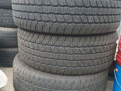 305/55R22 LT