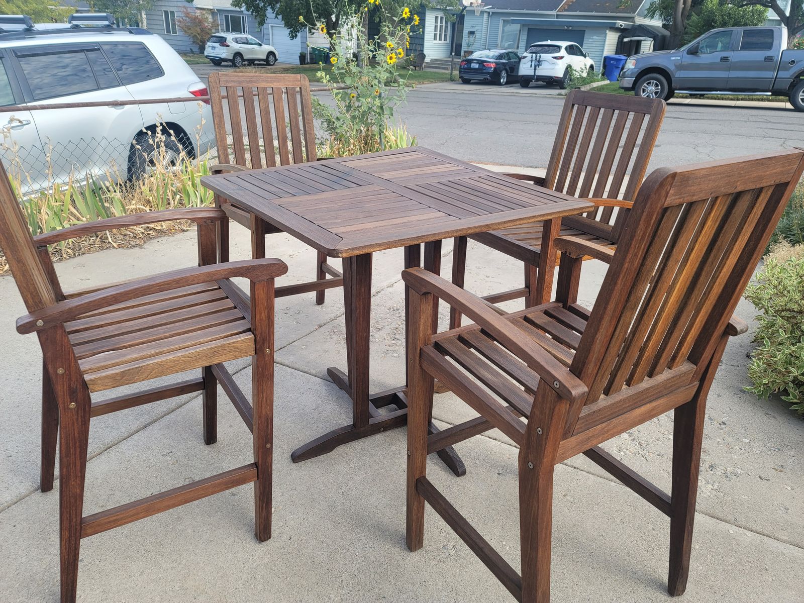 Teak Patio Set. $100.