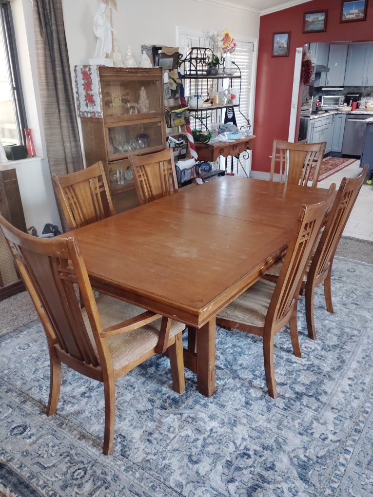 Used Craftsman Style Oak Dining Table with 6 Chairs, Extendable, Solid Wood