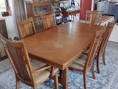 Used Craftsman Style Oak Dining Table with 6 Chairs, Extendable, Solid Wood