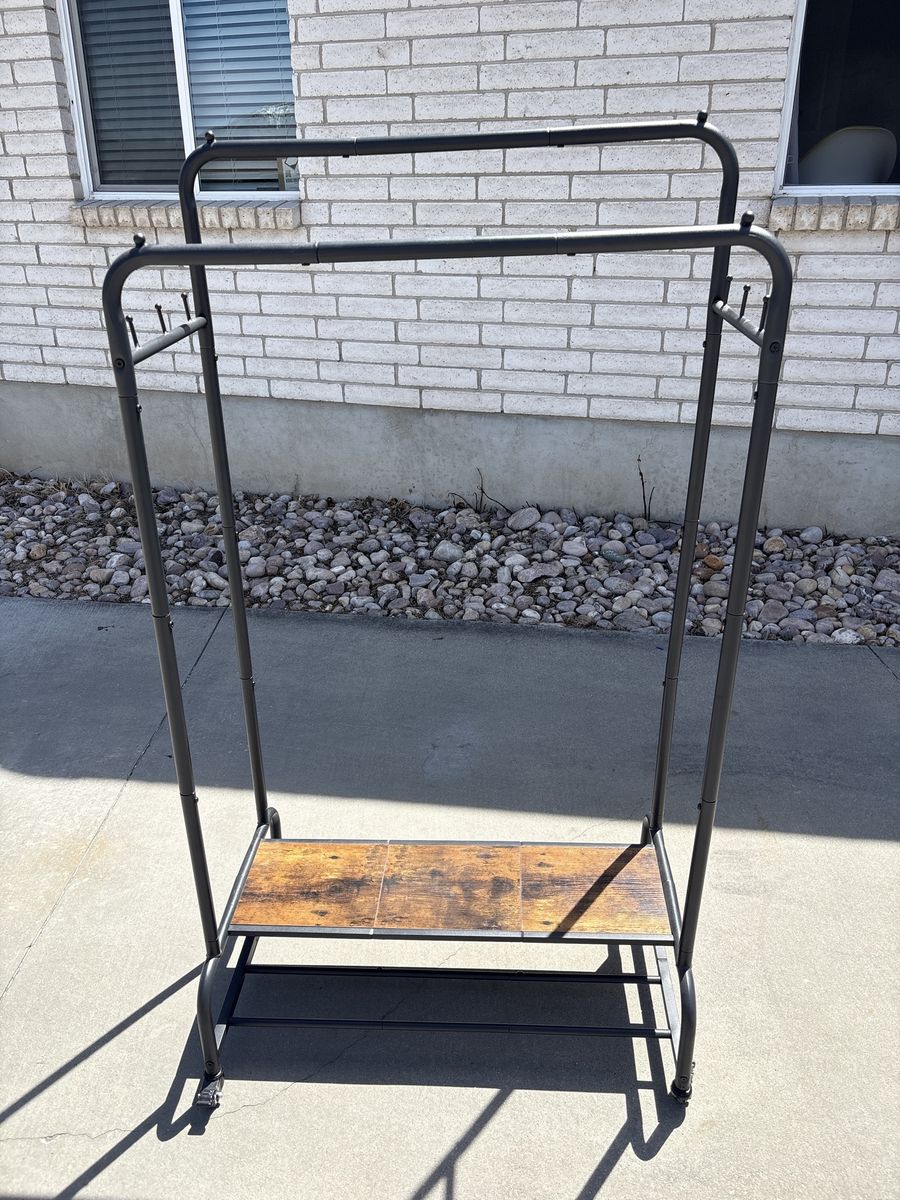Clothes rack
