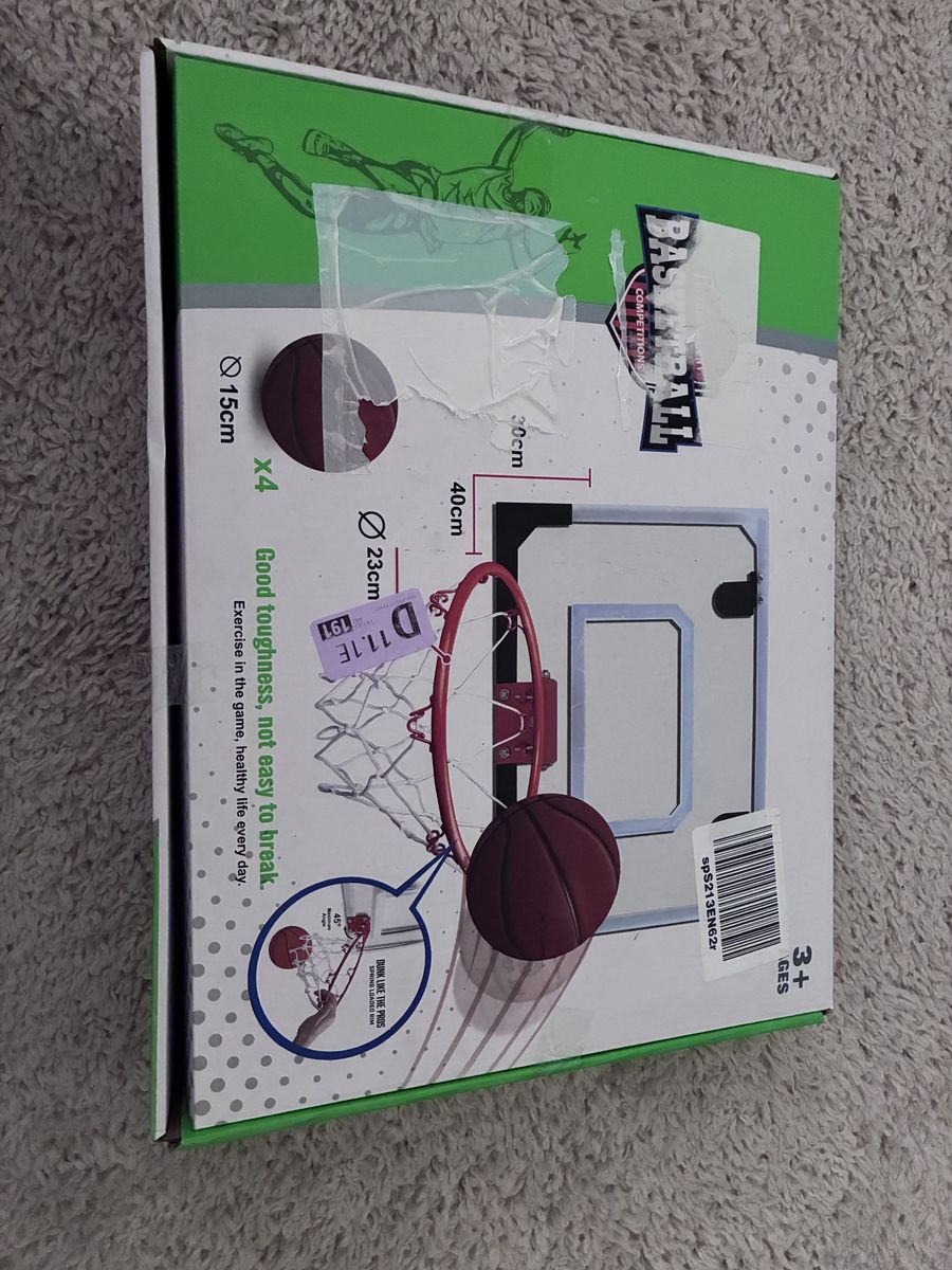 Mini basketball hoop mount w/ball