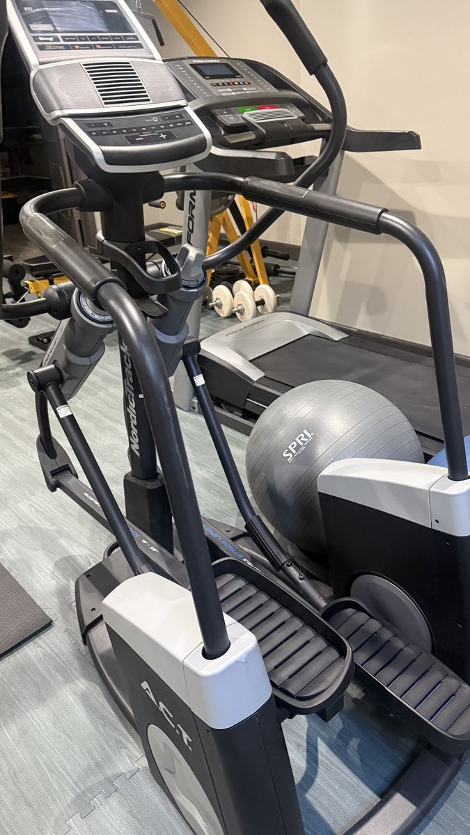 Nordic track space saver SE7I commercial elliptical.
