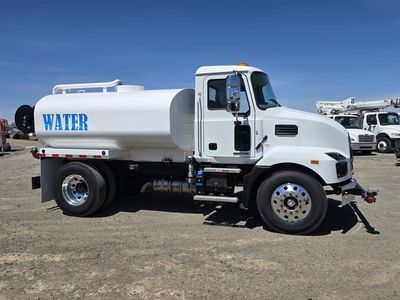 2025 Mack 2,000gal Water Truck 2,900 Miles 64hrs