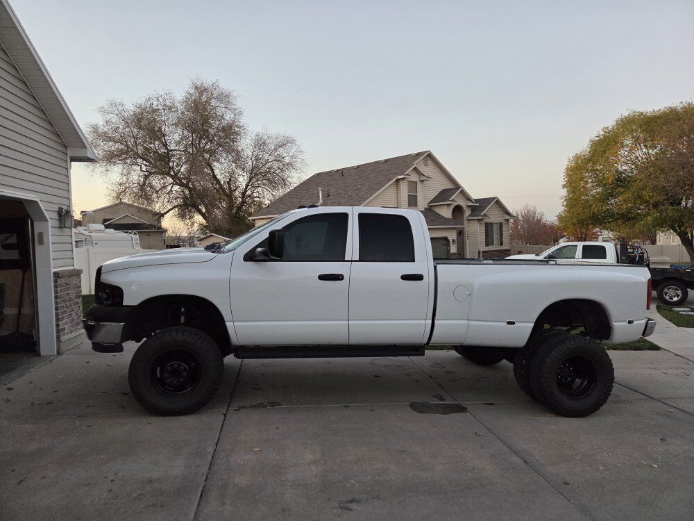 2005 DODGE RAM 3500 ST