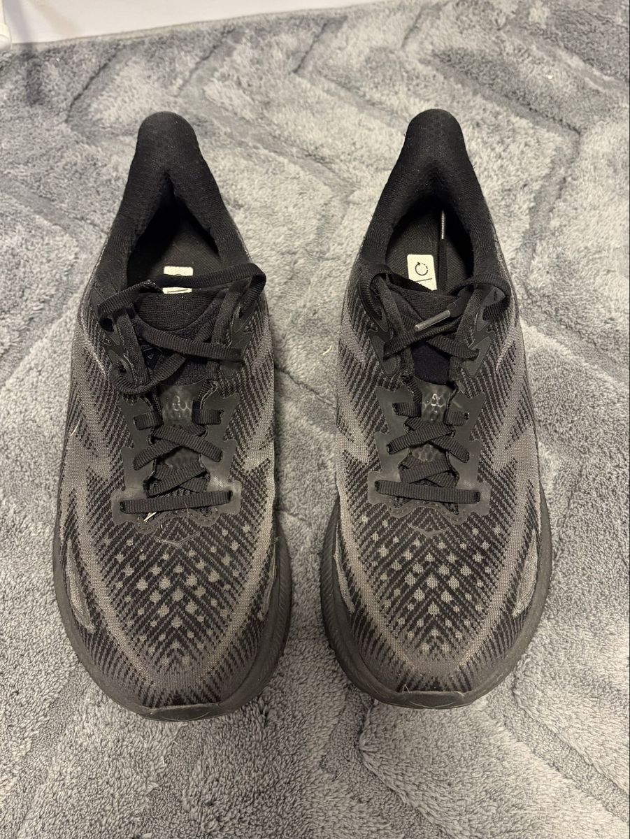 HOKA Clifton 9 Running Shoes Black Women's Size 9